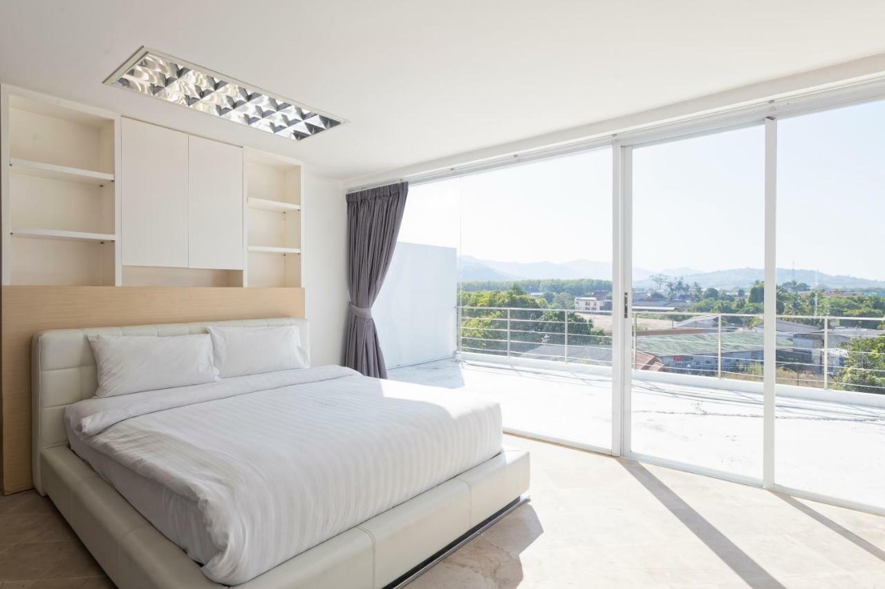 The Lantern Marina Residences Villa